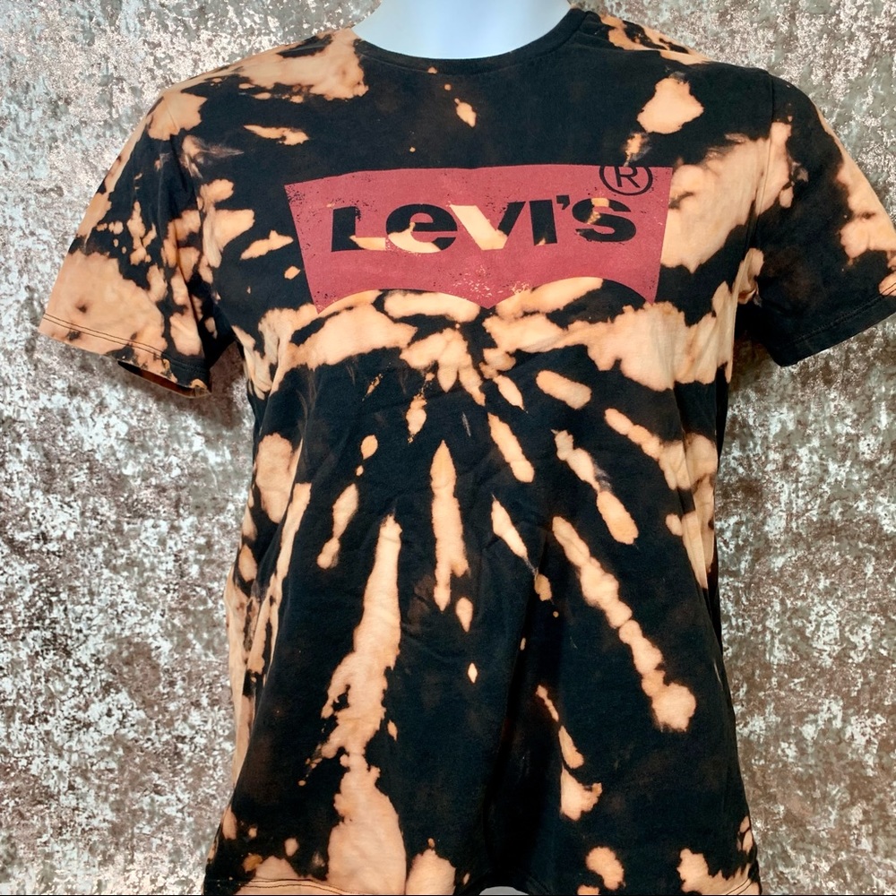 Levi’s Custom Bleach Tee - image 1